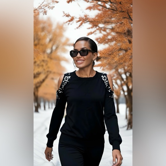 New York & Company Black Cold Shoulder Top - Picture 2 of 10